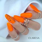 manicure-hybrydowy-w-kolorze-neon-pomarancz